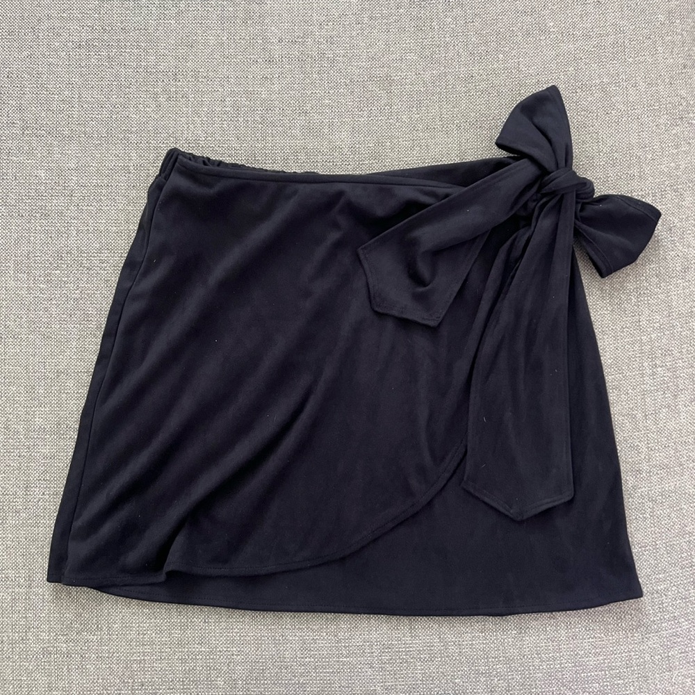 Elegant Faux Suede Navy Wrap Skirt with Bow Detail